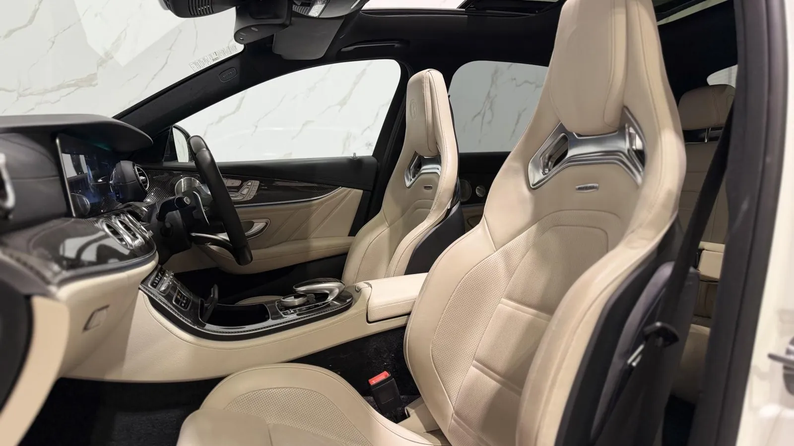 2019 Mercedes-Benz E Class — photograph 13 of 58