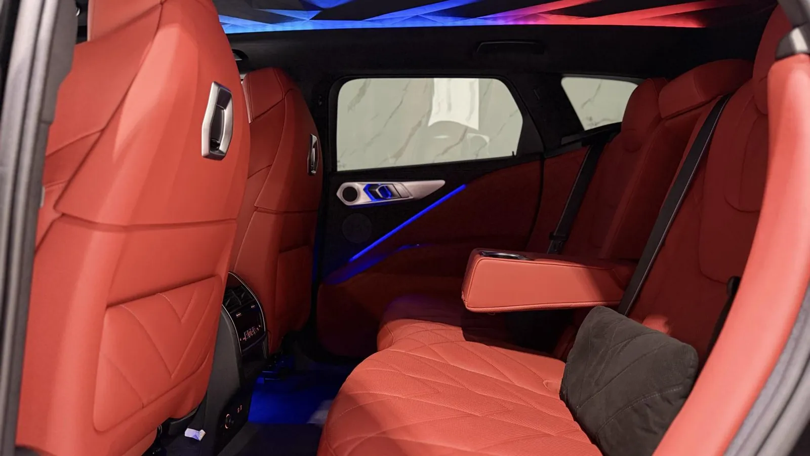 2024 BMW XM — photograph 14 of 52
