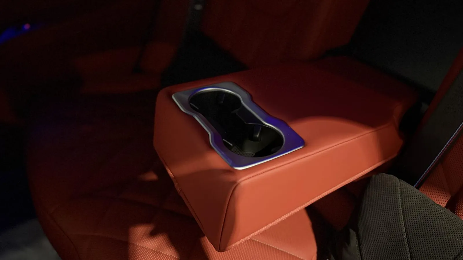2024 BMW XM — photograph 16 of 52