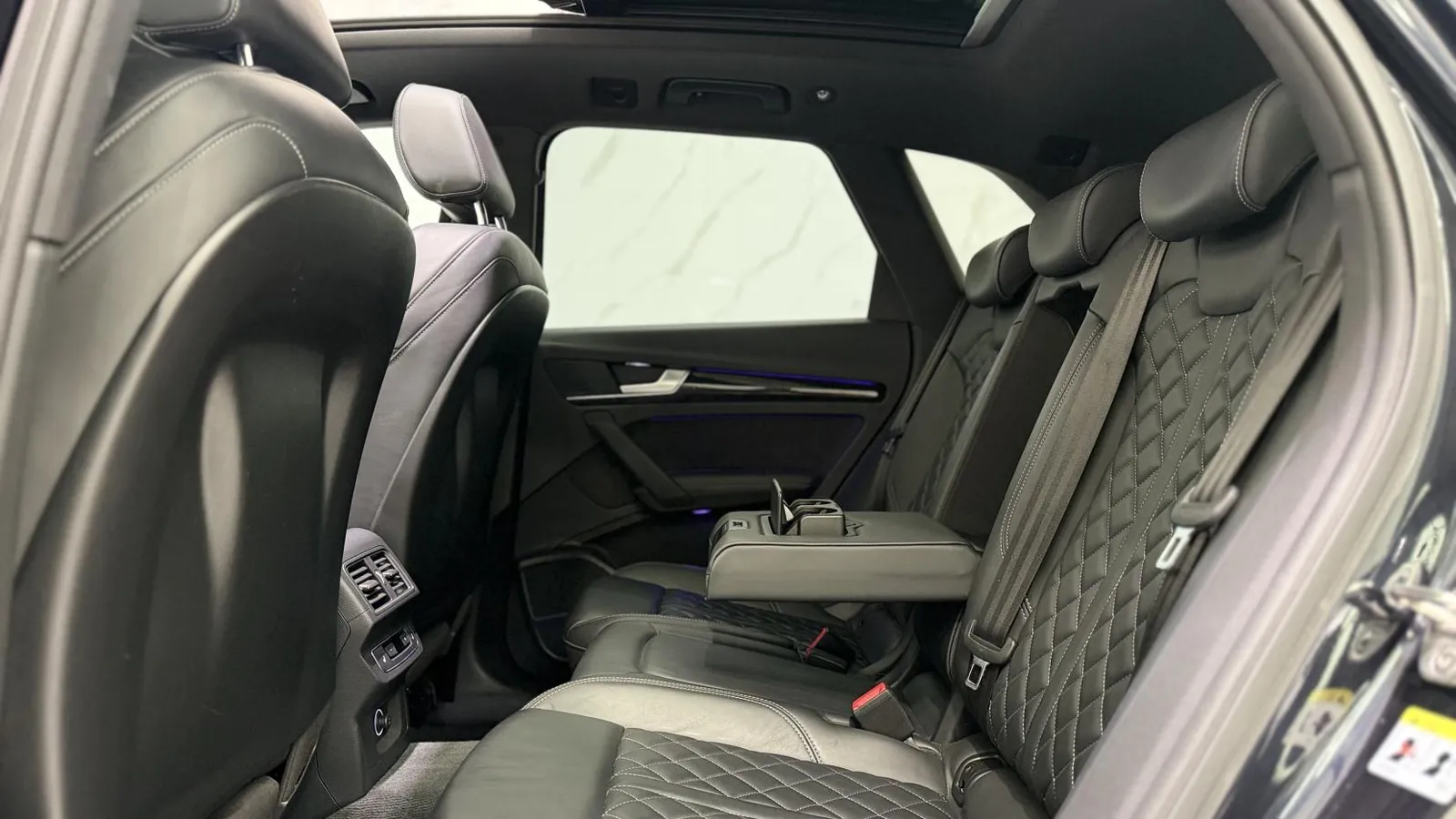 2020 Audi SQ5 — photograph 11 of 50