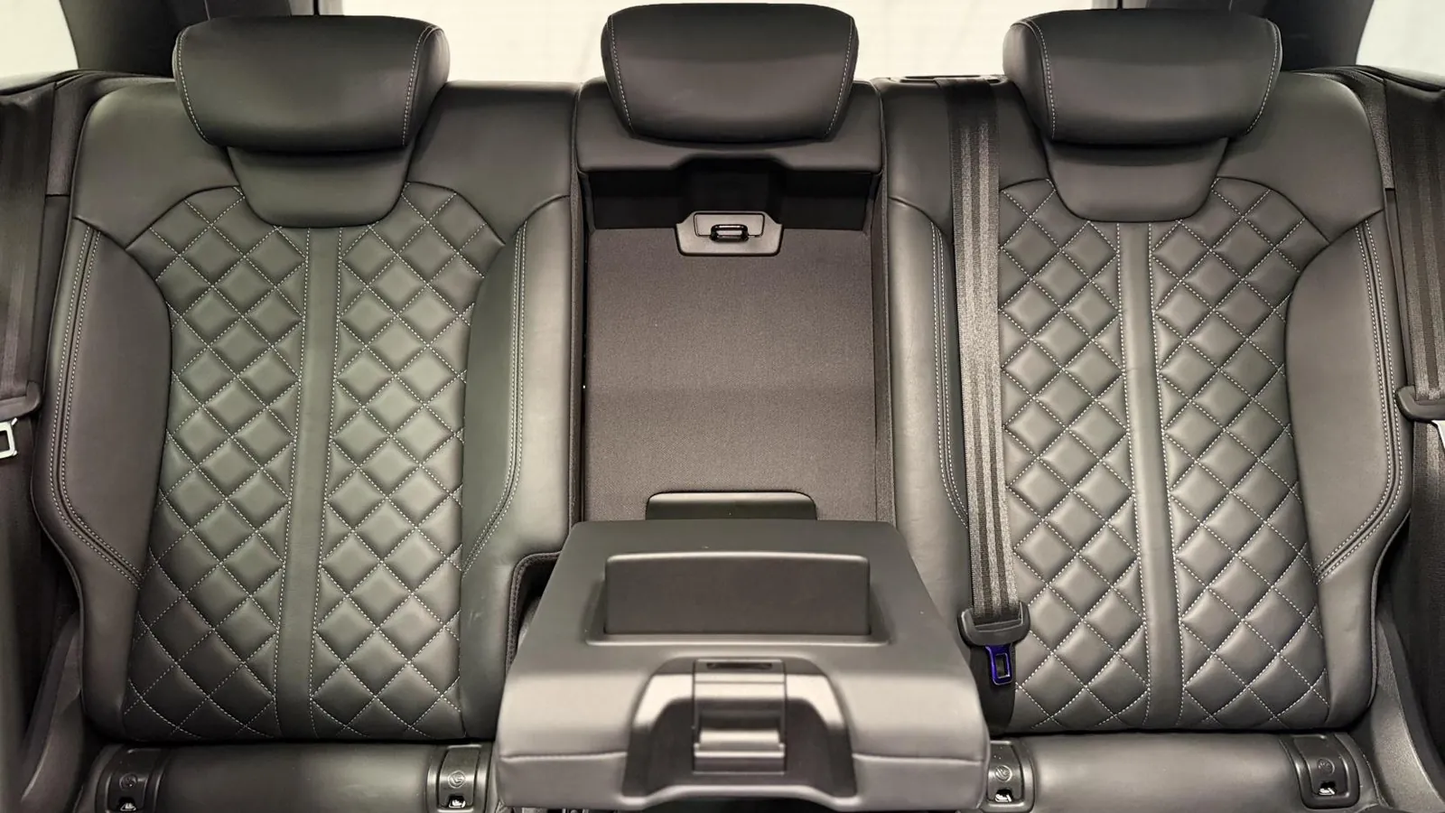 2020 Audi SQ5 — photograph 13 of 50
