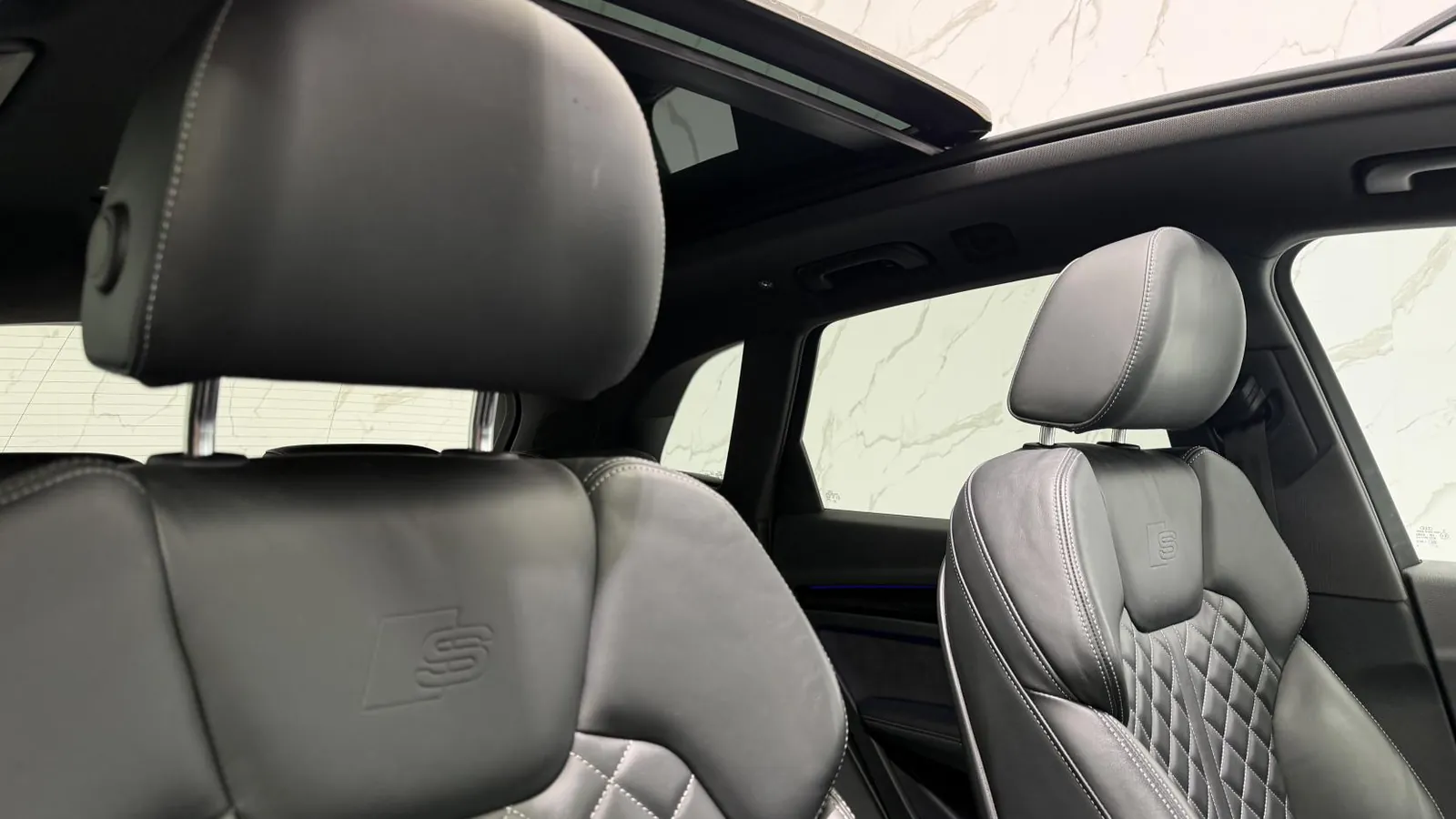2020 Audi SQ5 — photograph 15 of 50
