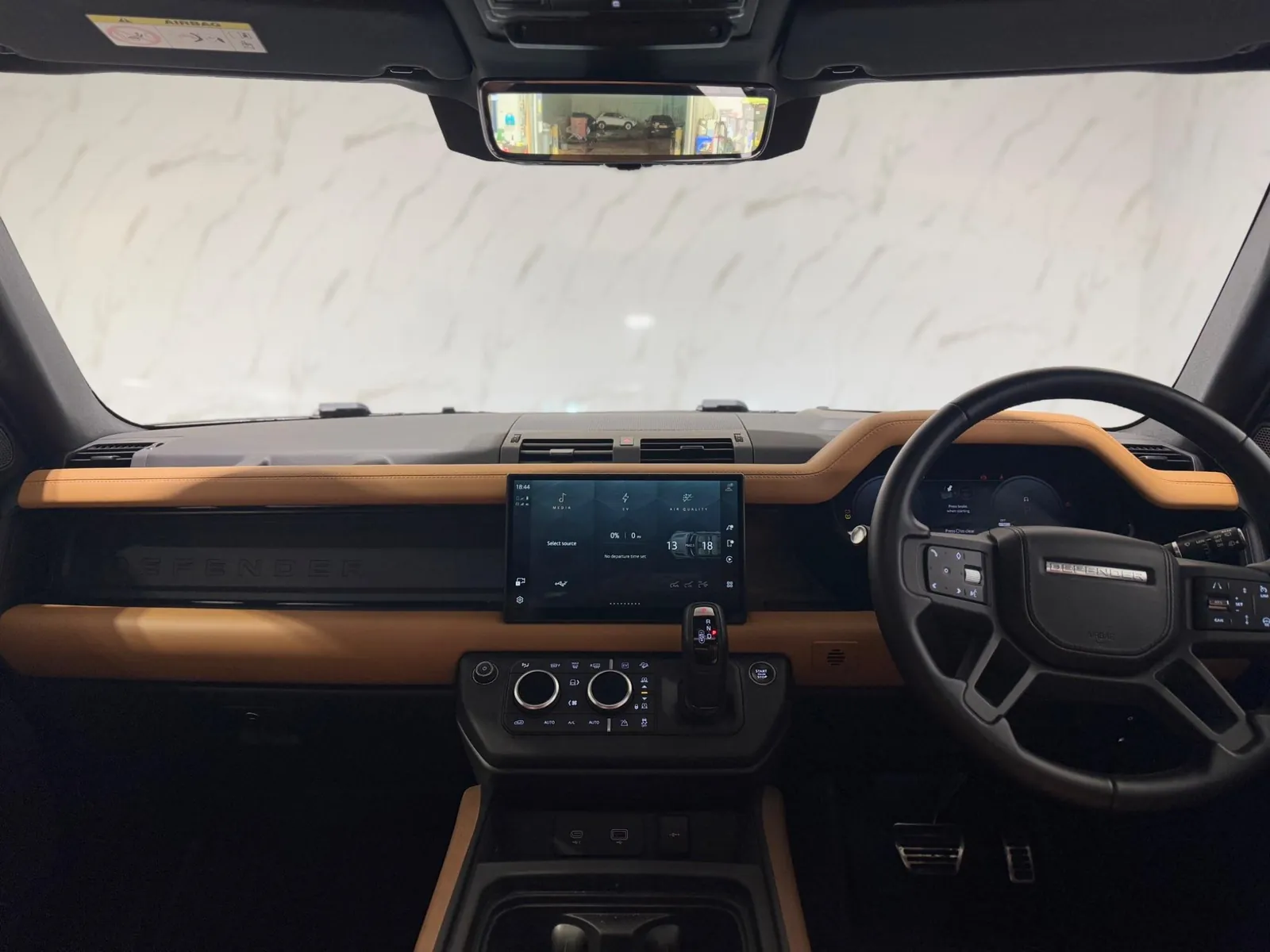 2023 Land Rover Defender 110 — photograph 15 of 52