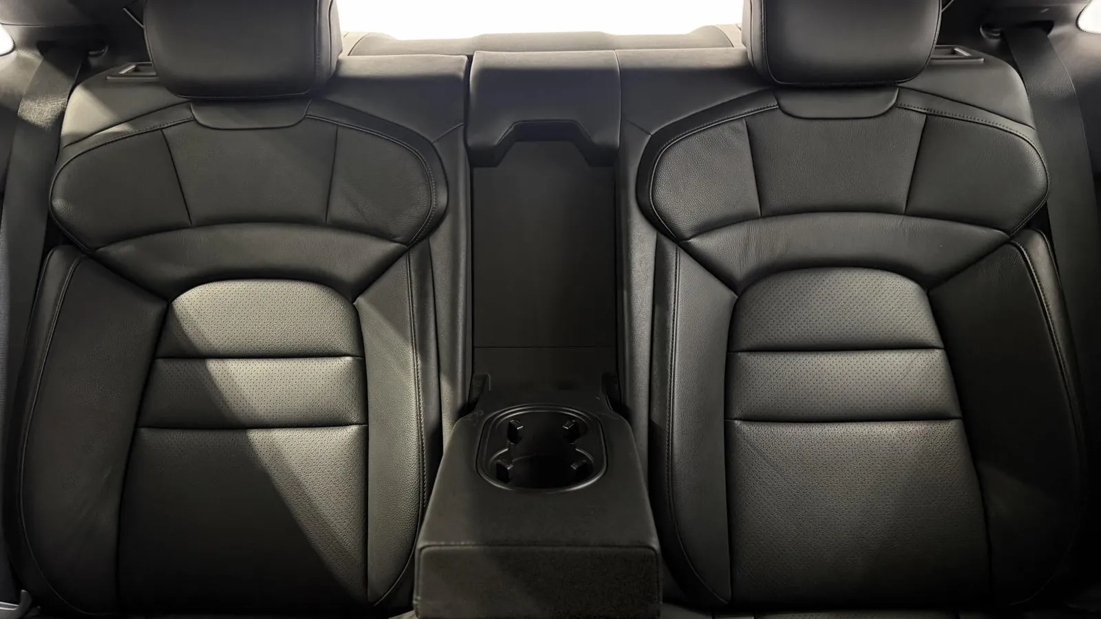 2021 Porsche Taycan — photograph 12 of 44