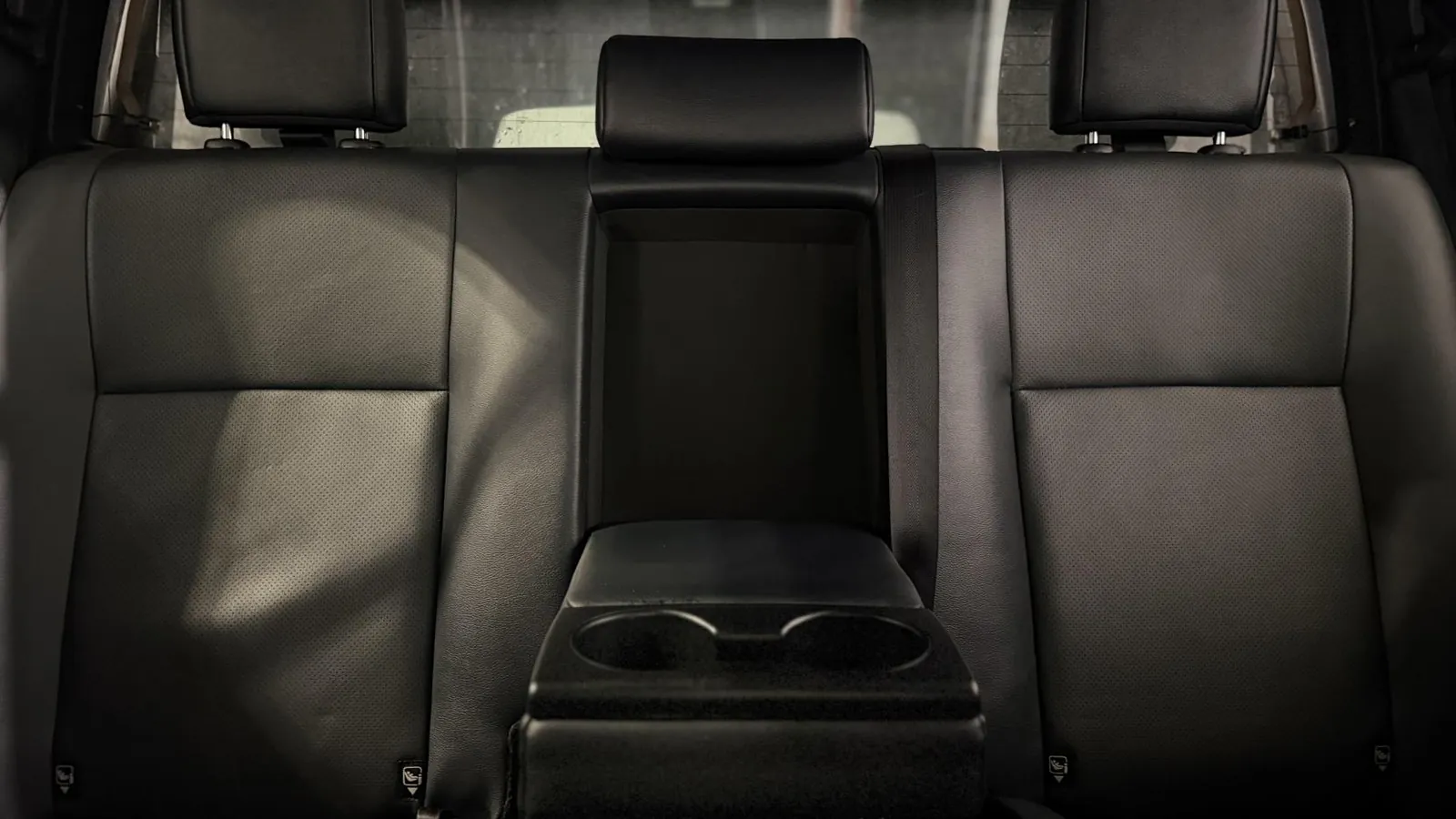 2023 Toyota Hilux — photograph 14 of 51