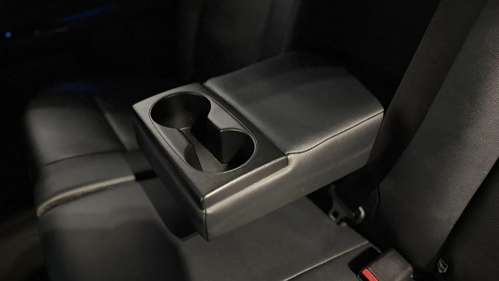 2023 Toyota Hilux — photograph 15 of 51