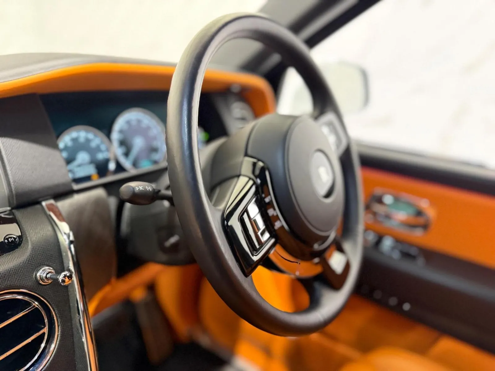2023 Rolls-Royce Cullinan — Steering wheel and instrument binnacle
