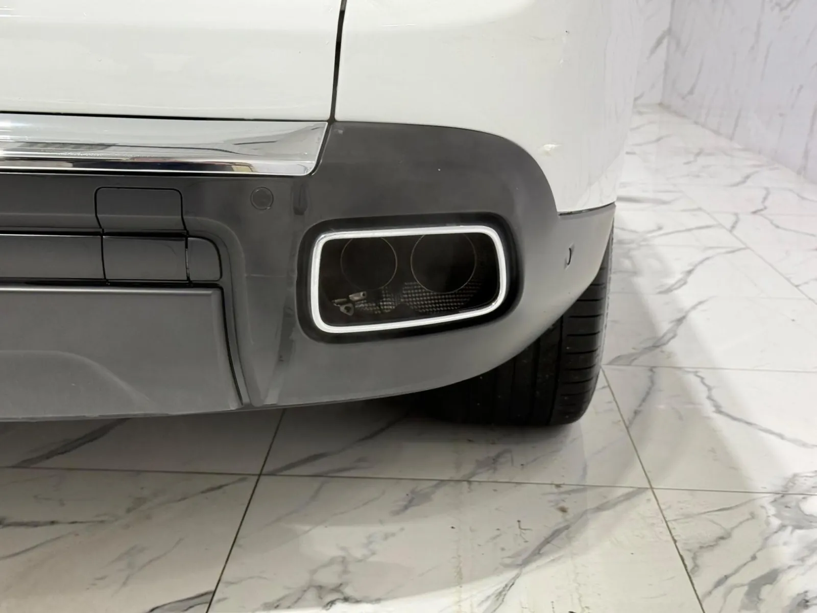 2023 Rolls-Royce Cullinan — Rear bumper and exhaust finisher