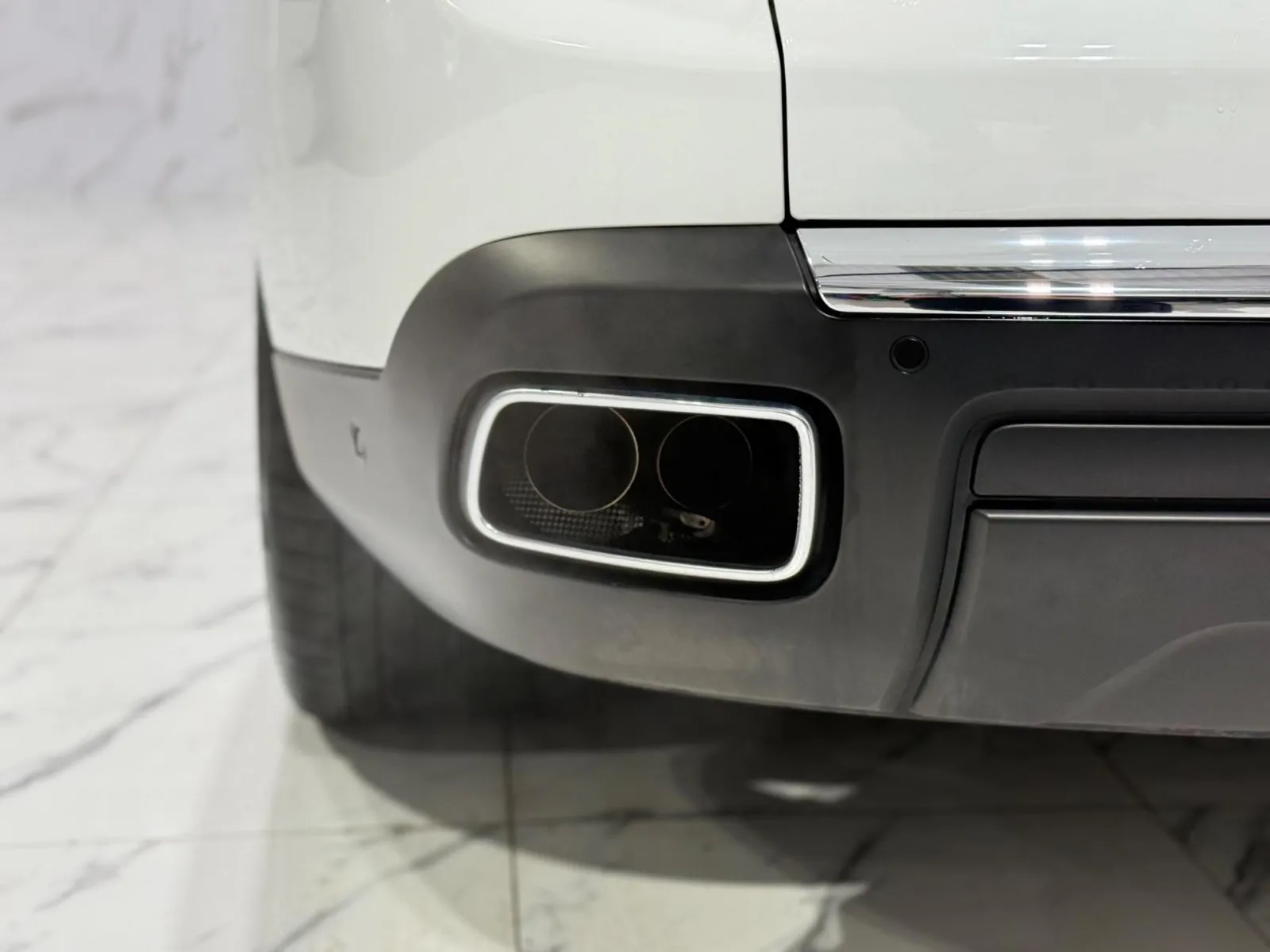 2023 Rolls-Royce Cullinan — Exhaust finisher and lower valance