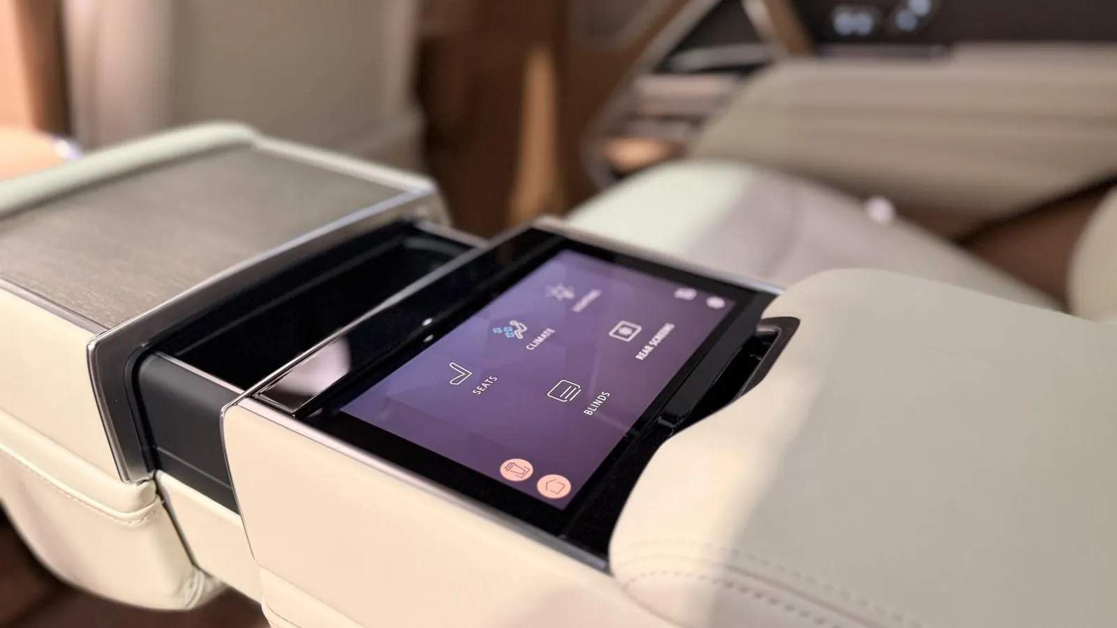 2023 Land Rover Range Rover — Close view of the rear centre console screen between the seats