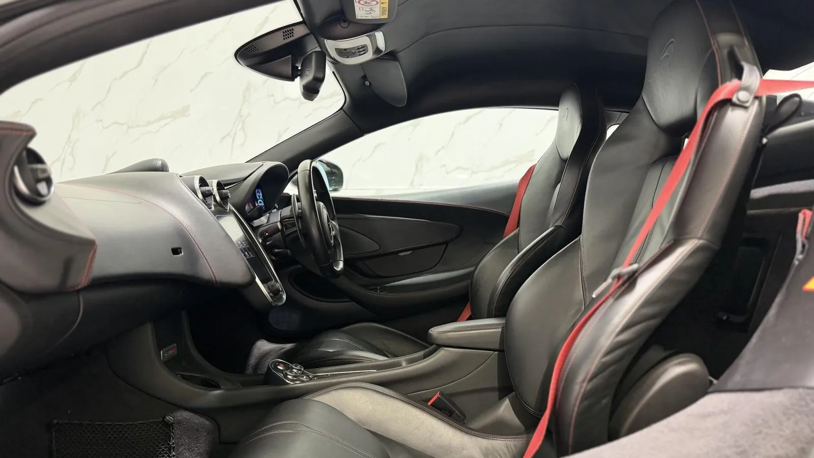 2017 McLaren 570S — photograph 11 of 44