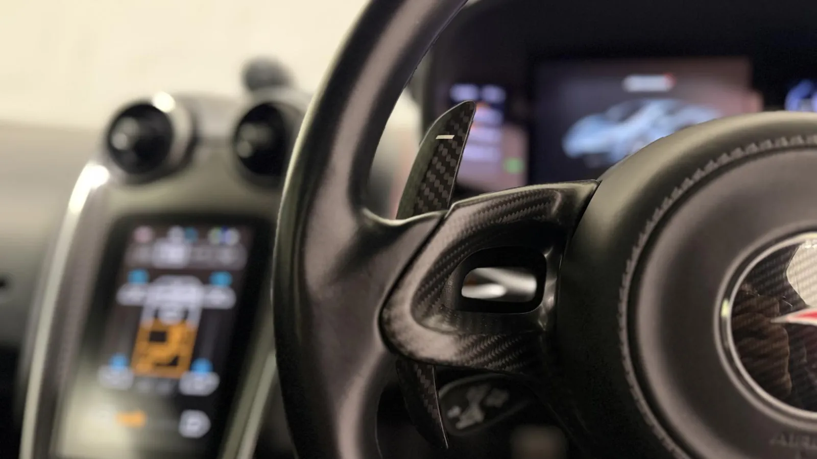 2017 McLaren 570S — photograph 13 of 44