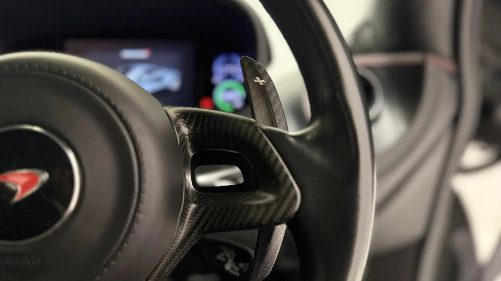 2017 McLaren 570S — photograph 14 of 44