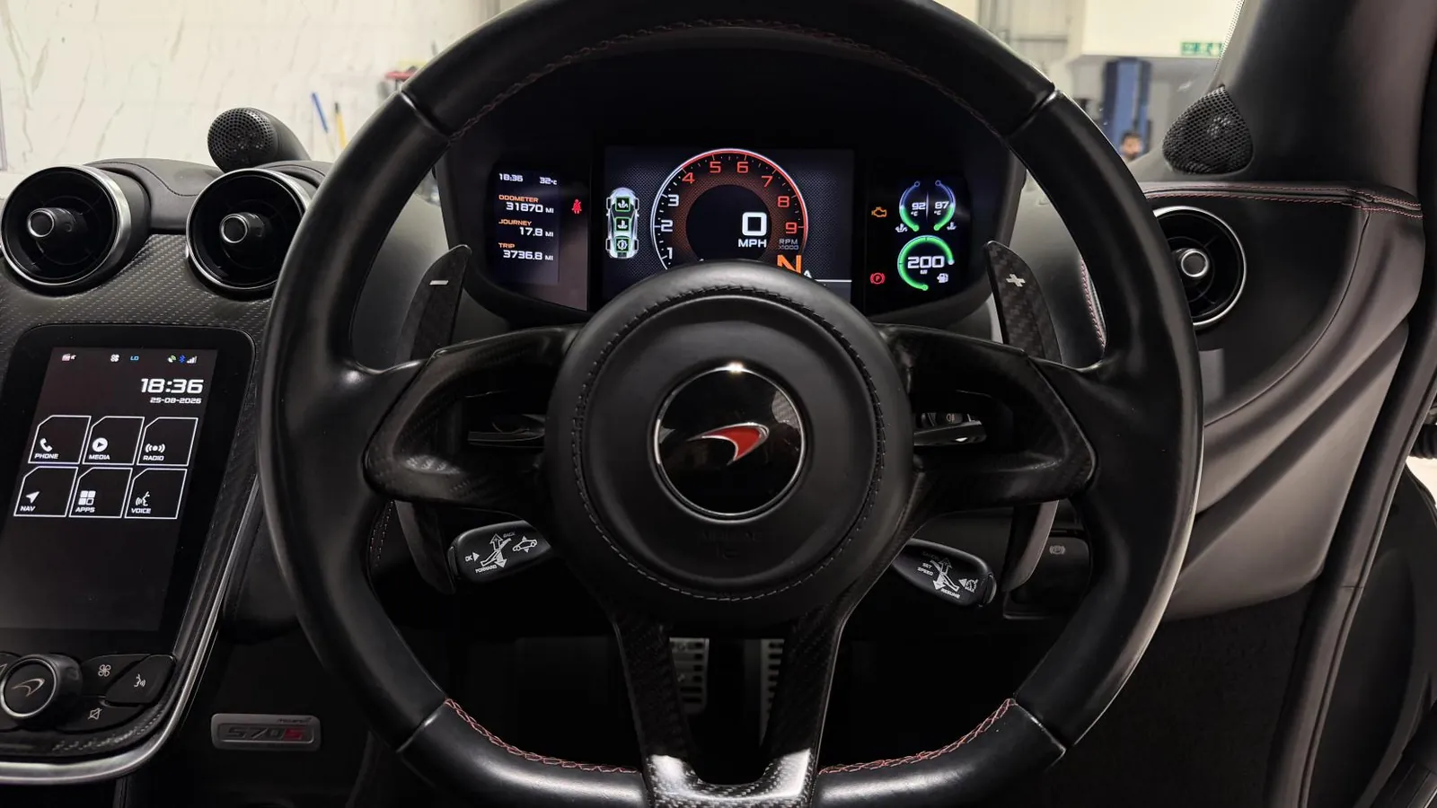 2017 McLaren 570S — photograph 15 of 44