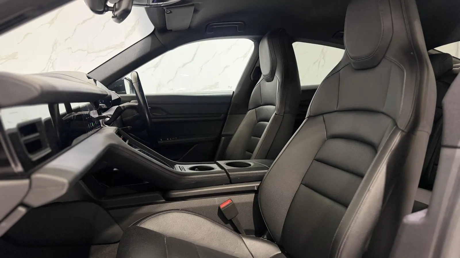 2022 Porsche Taycan — photograph 11 of 47
