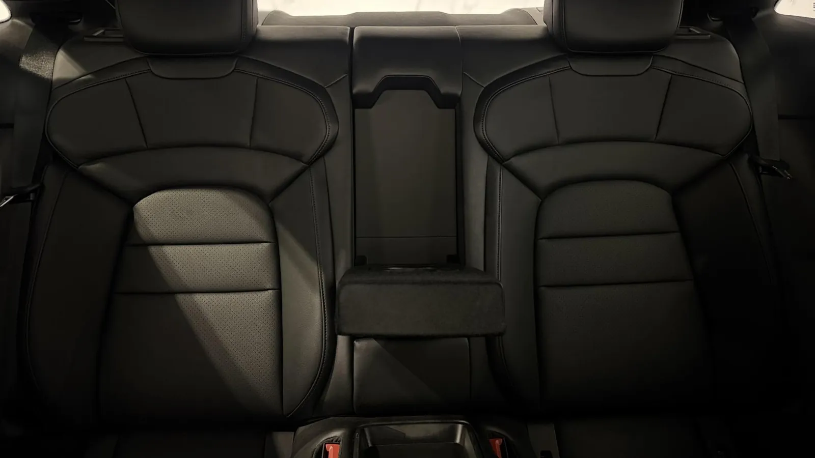 2022 Porsche Taycan — photograph 14 of 47
