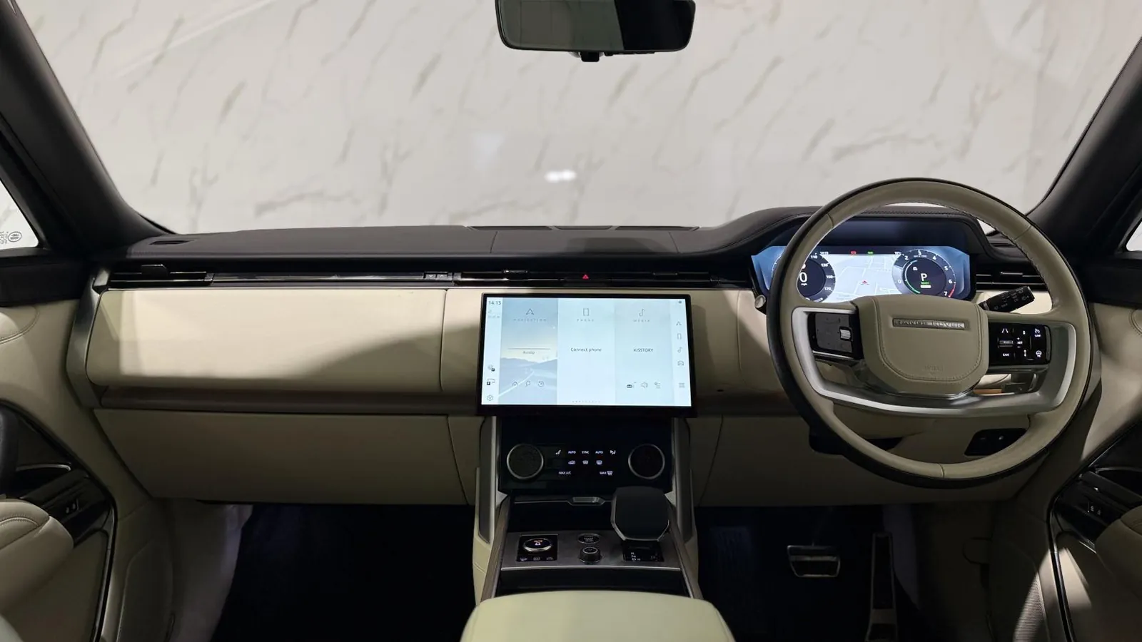 2023 Land Rover Range Rover — photograph 18 of 49
