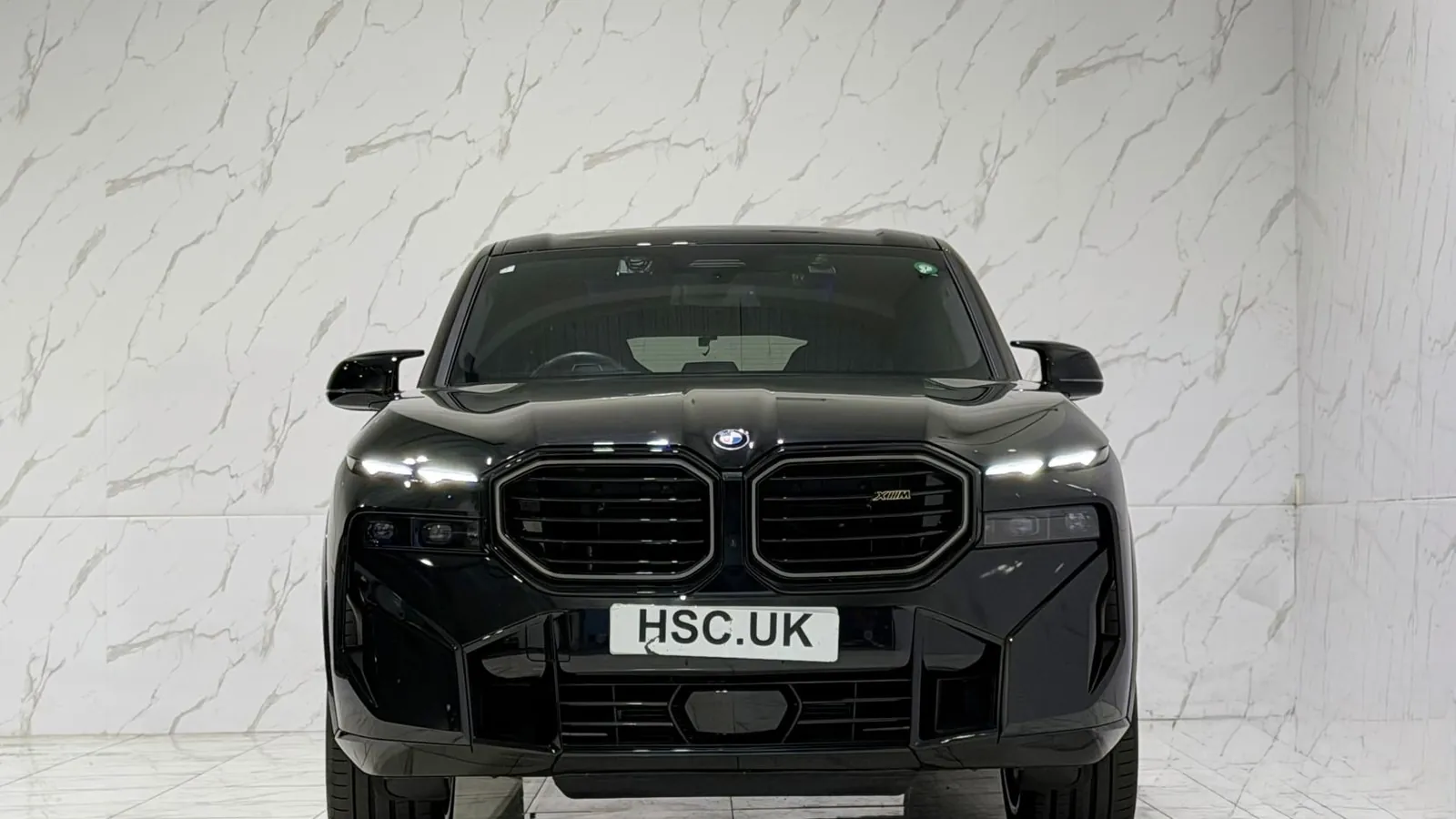 2023 BMW XM — Head-on view of the grille and headlights