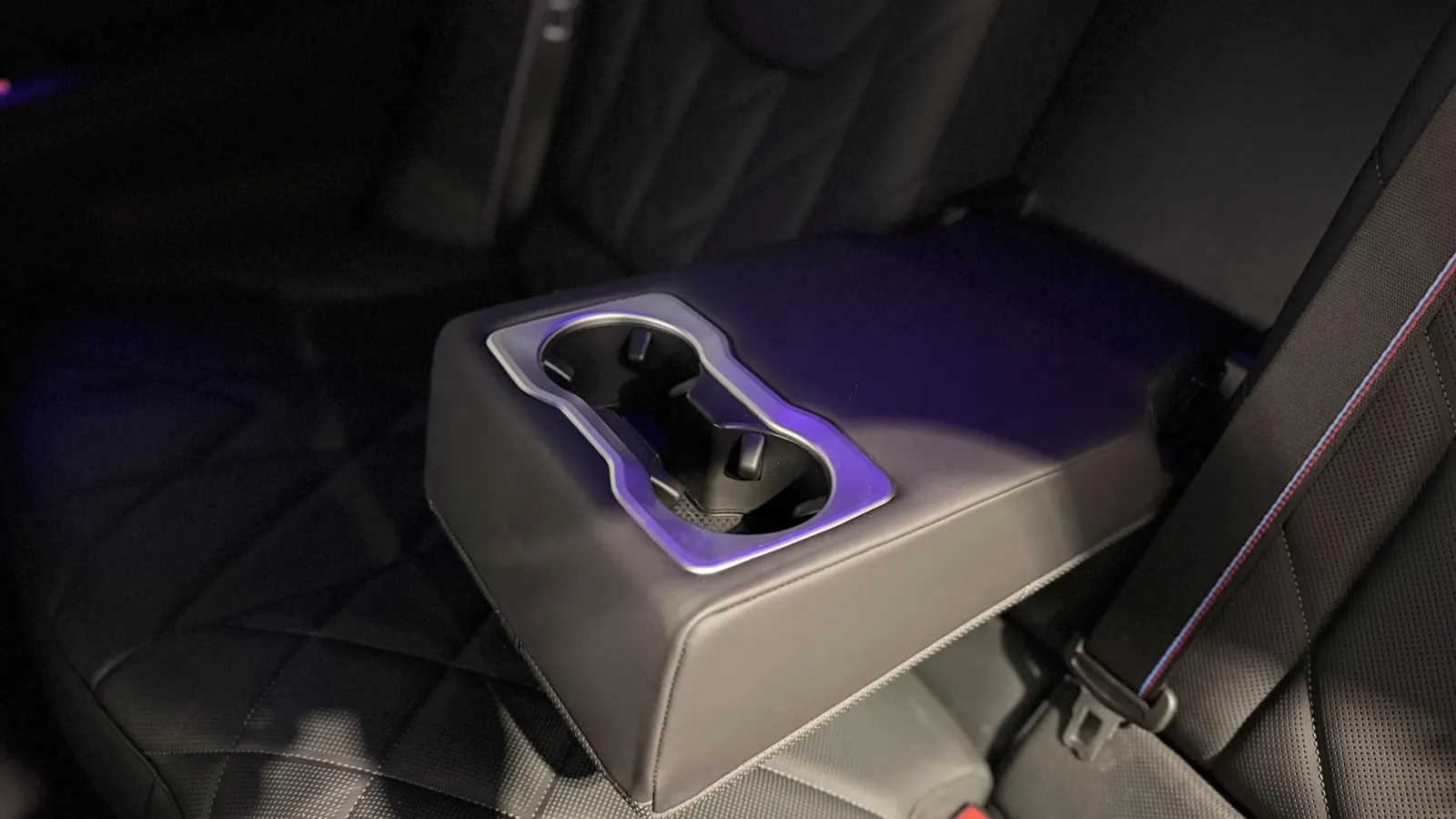 2023 BMW XM — photograph 18 of 59