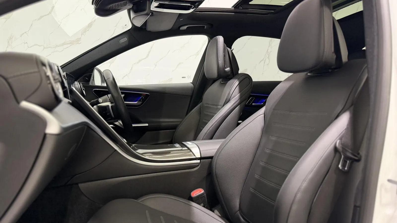 2024 Mercedes-Benz C Class — photograph 12 of 49