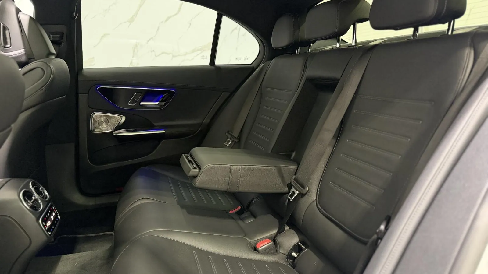 2024 Mercedes-Benz C Class — photograph 14 of 49