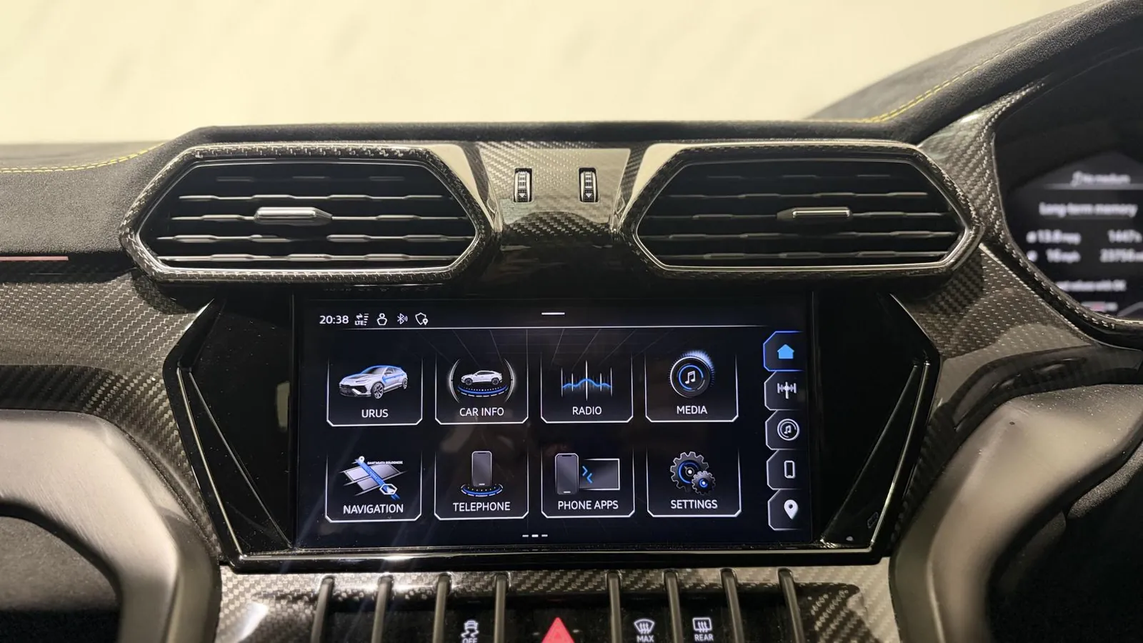 2024 Lamborghini Urus — Centre console screens and air vents
