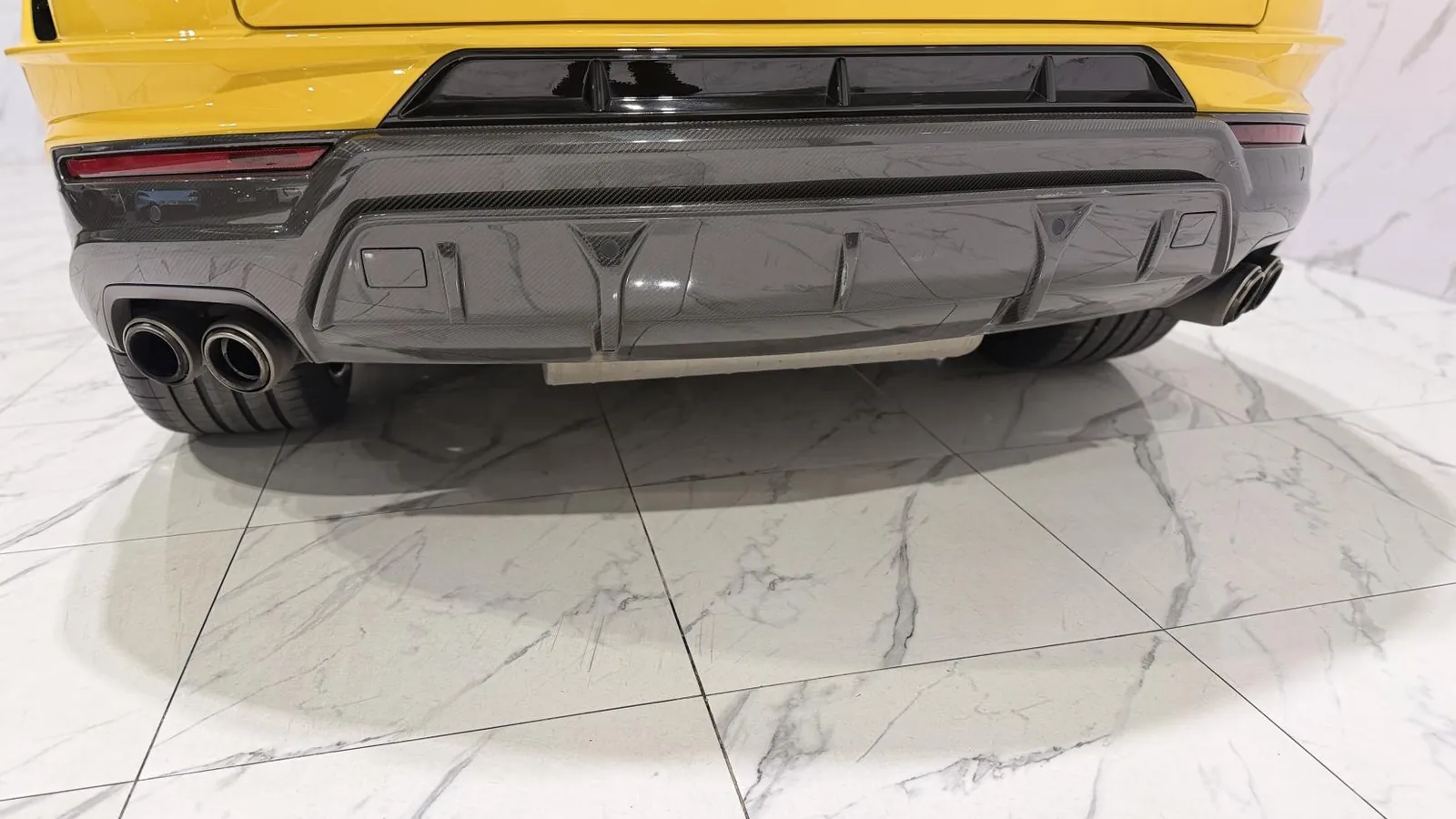 2024 Lamborghini Urus — Rear diffuser and exhaust outlets
