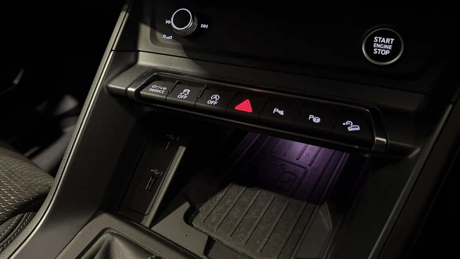 2020 Audi Q3 — photograph 15 of 50