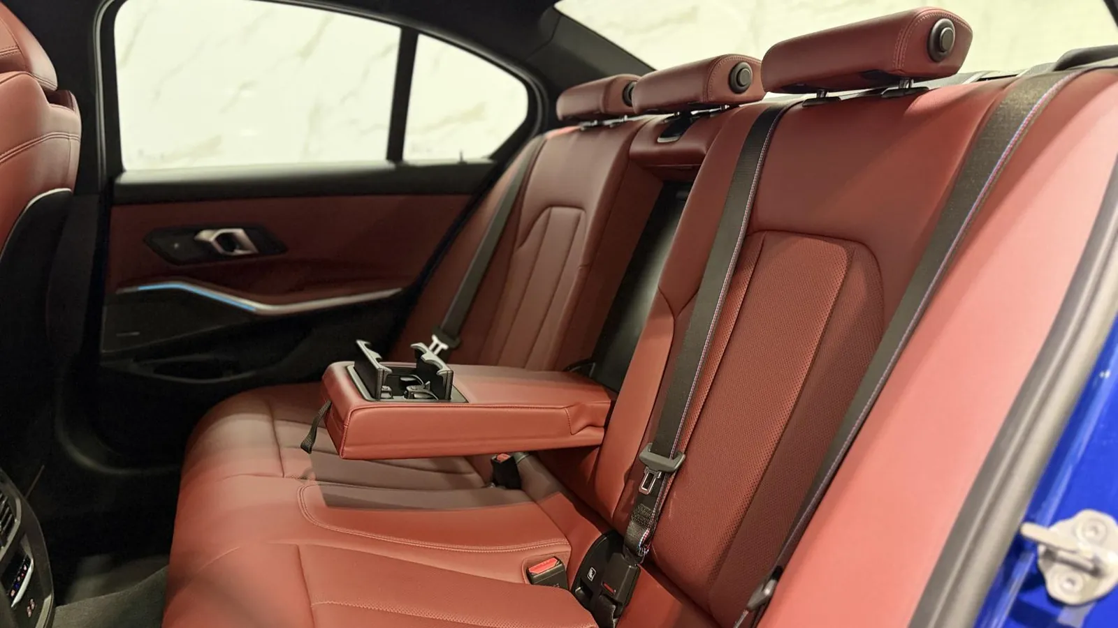 2025 BMW 3 Series — photograph 14 of 51