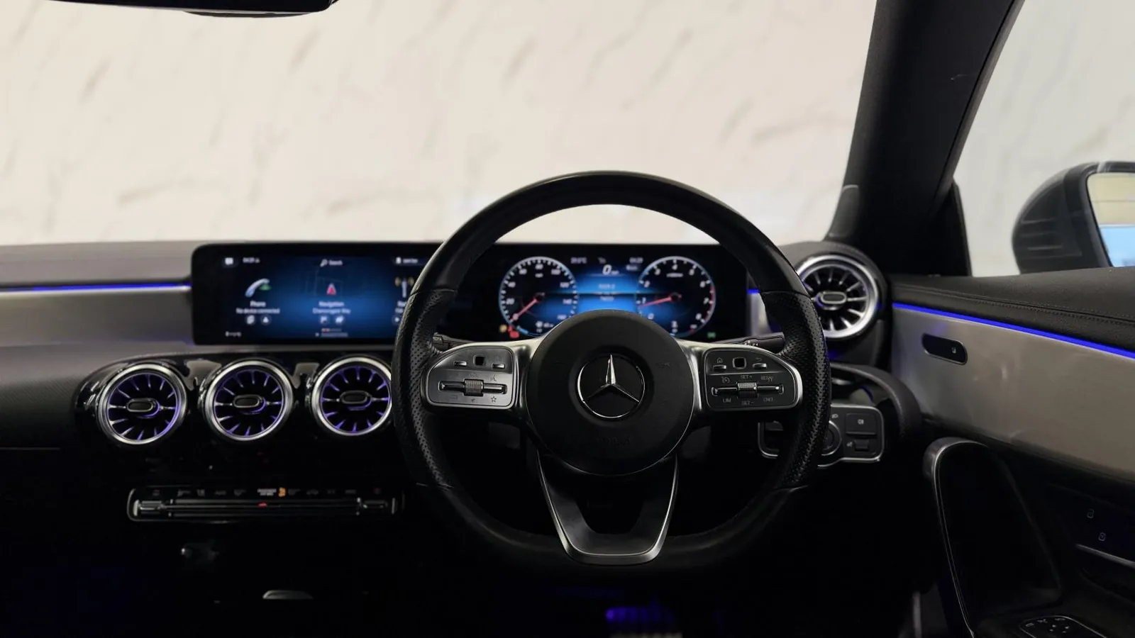 2022 Mercedes-Benz CLA — photograph 15 of 41