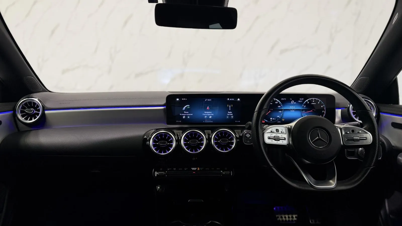 2022 Mercedes-Benz CLA — photograph 16 of 41