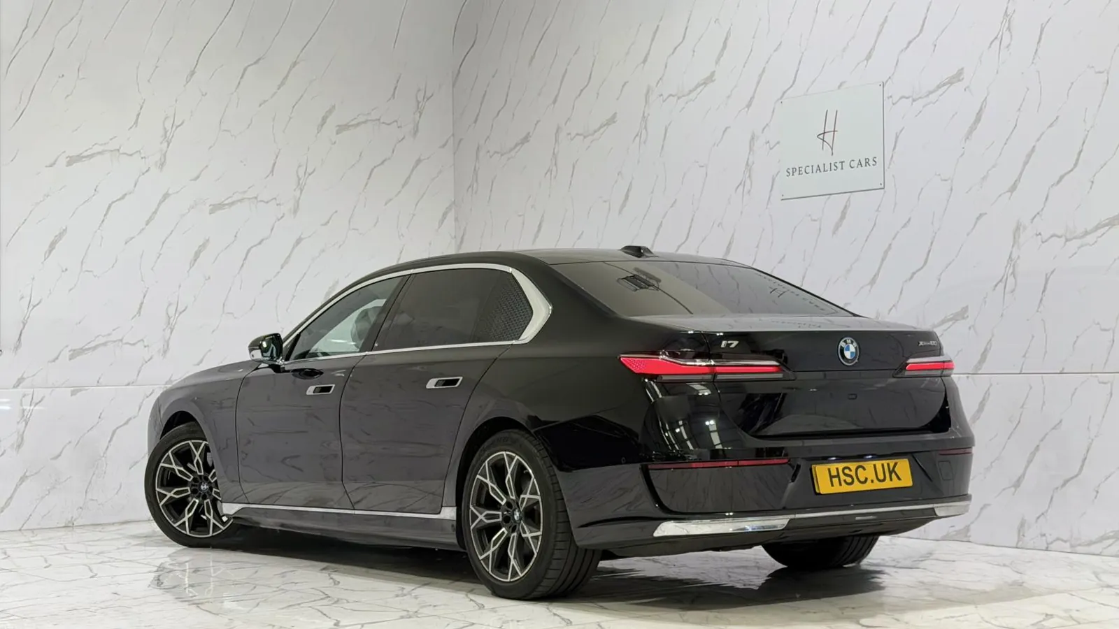 2023 BMW i7 — photograph 12 of 73