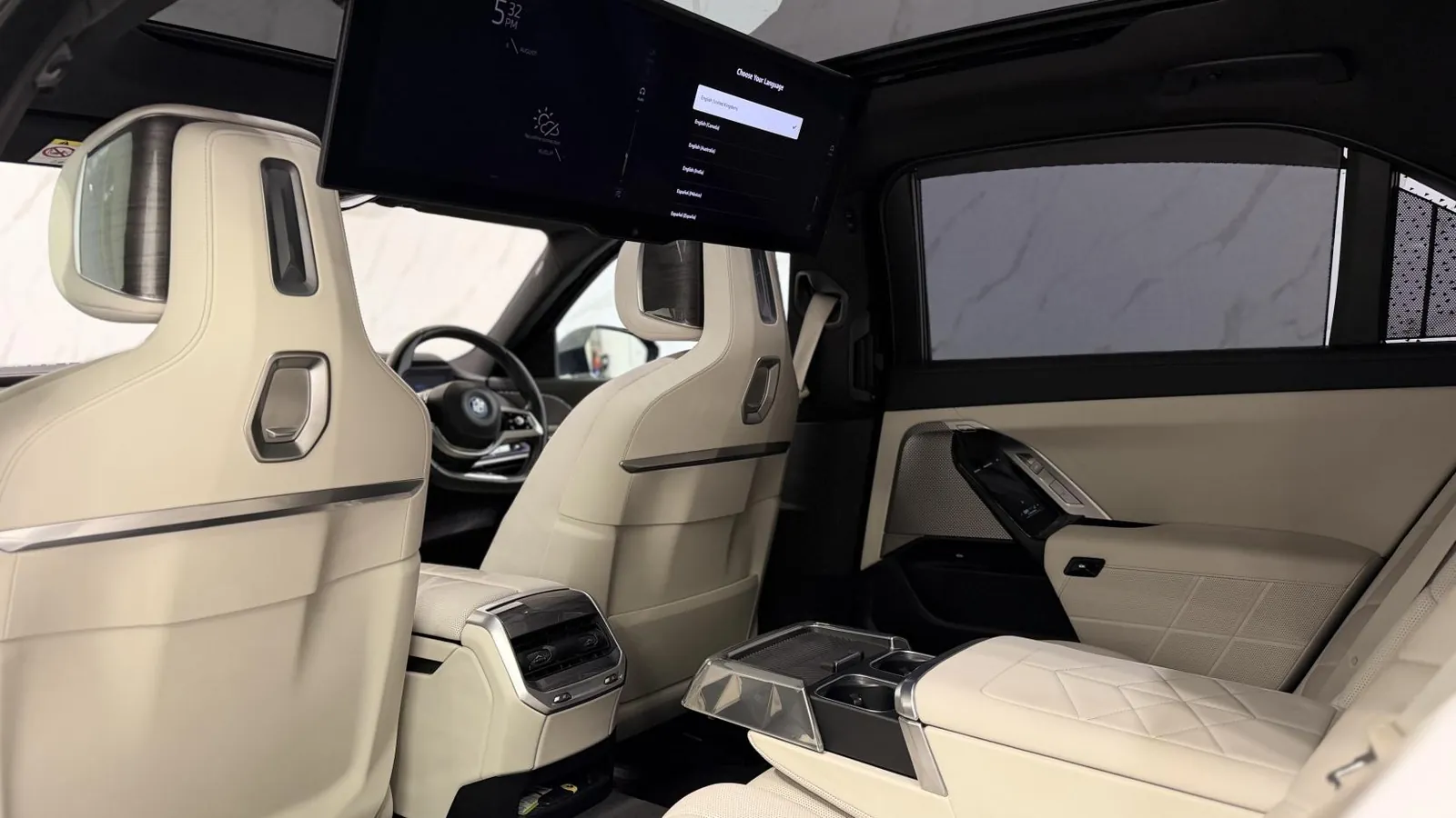 2023 BMW i7 — photograph 17 of 73