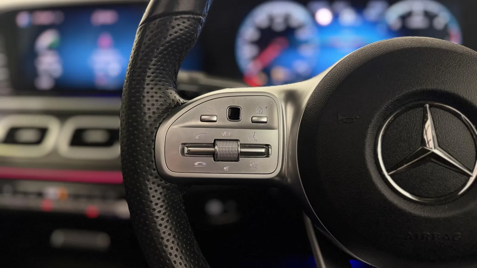 2021 Mercedes-Benz GLE — photograph 17 of 52