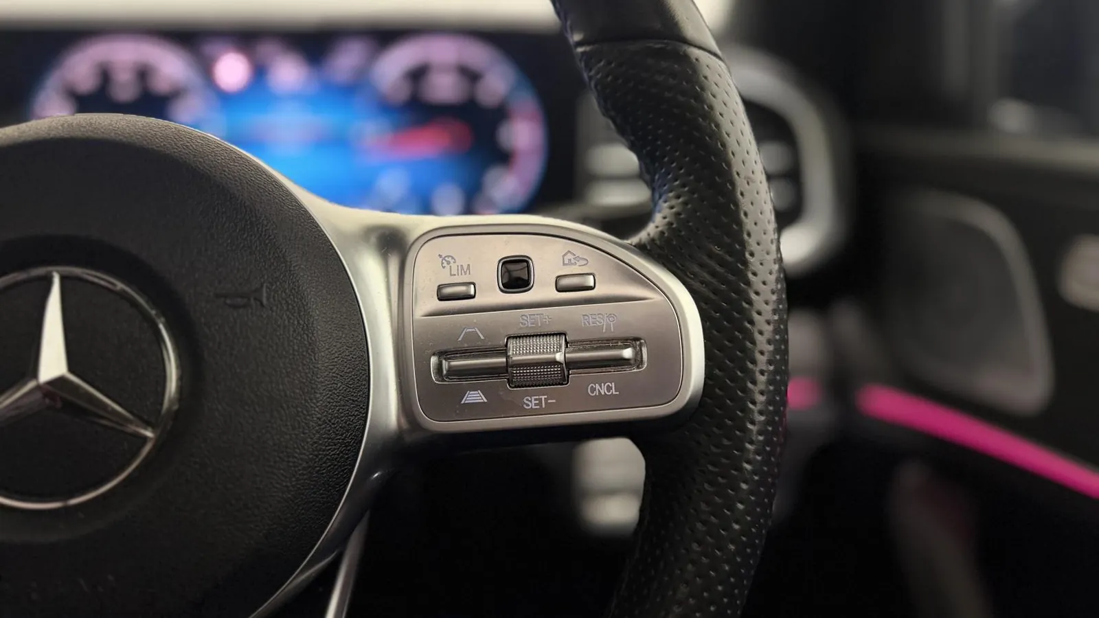 2021 Mercedes-Benz GLE — photograph 18 of 52