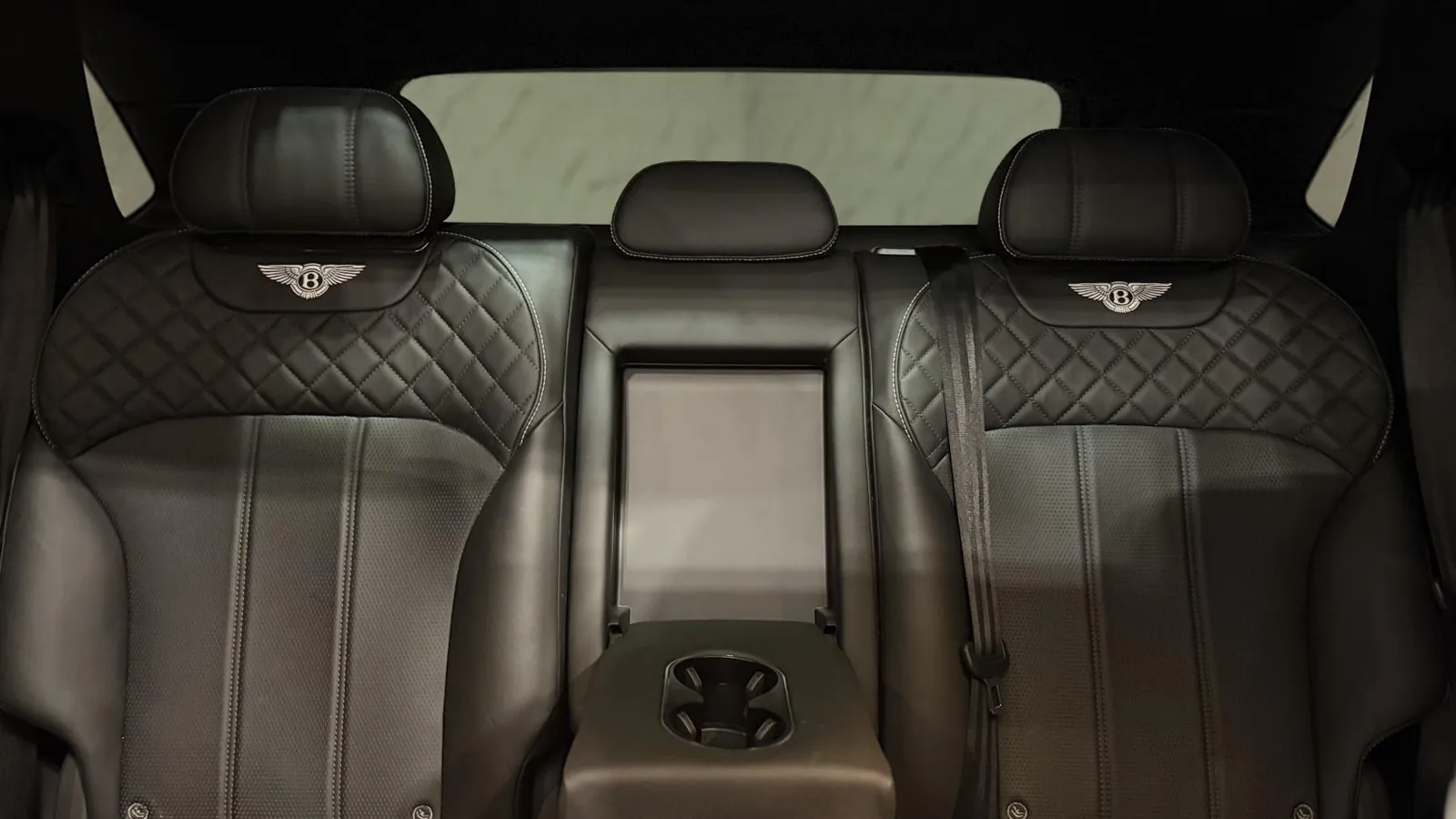 2019 Bentley Bentayga — photograph 12 of 41