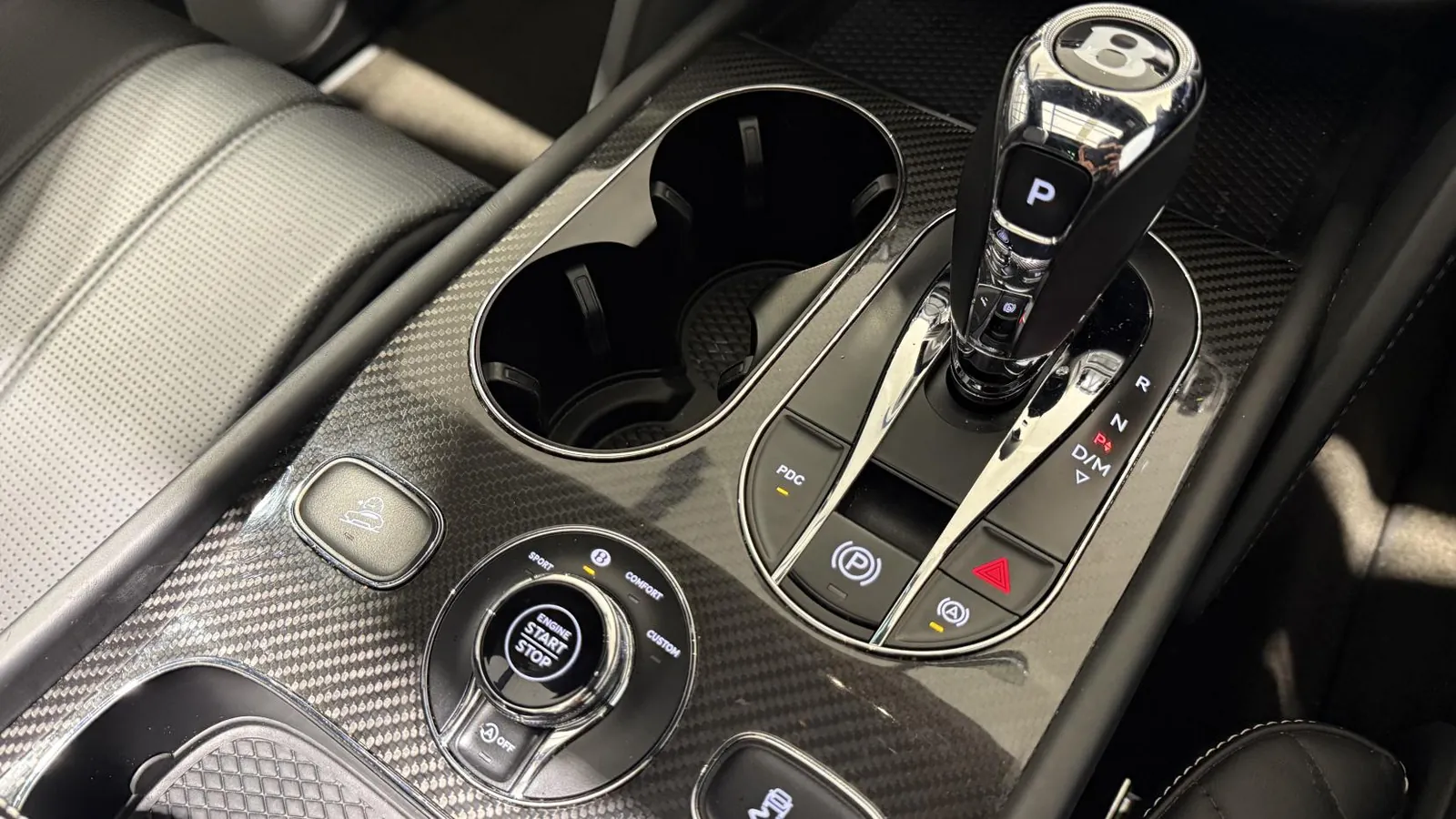 2019 Bentley Bentayga — photograph 15 of 41