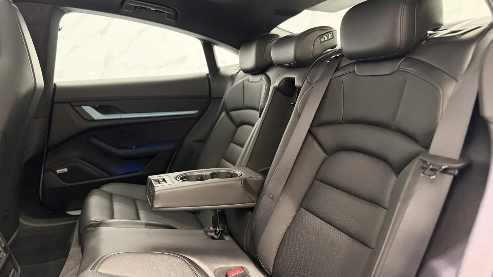 2020 Porsche Taycan — photograph 14 of 49