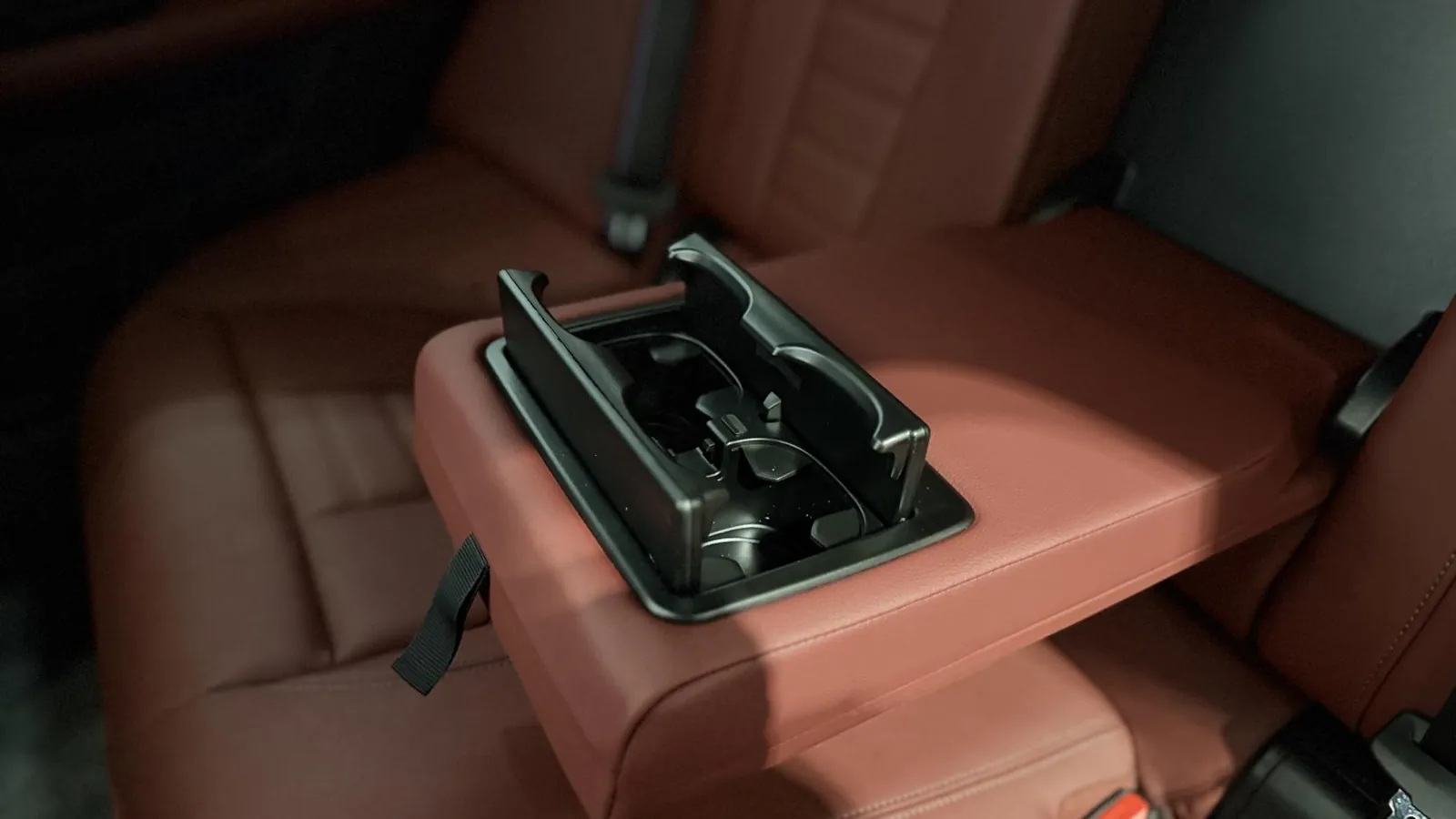 2022 BMW i4 — photograph 17 of 50