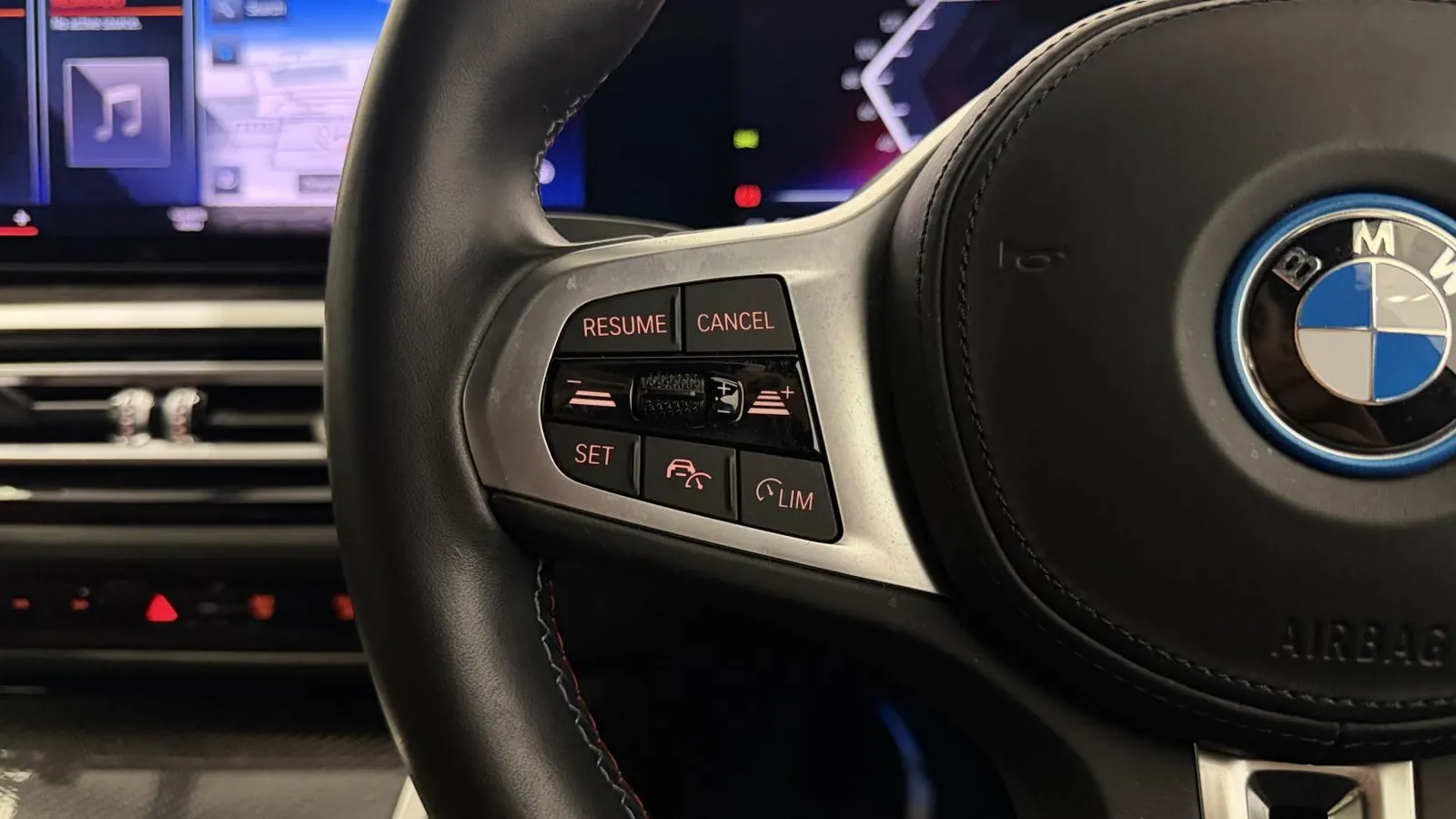 2022 BMW i4 — photograph 18 of 50