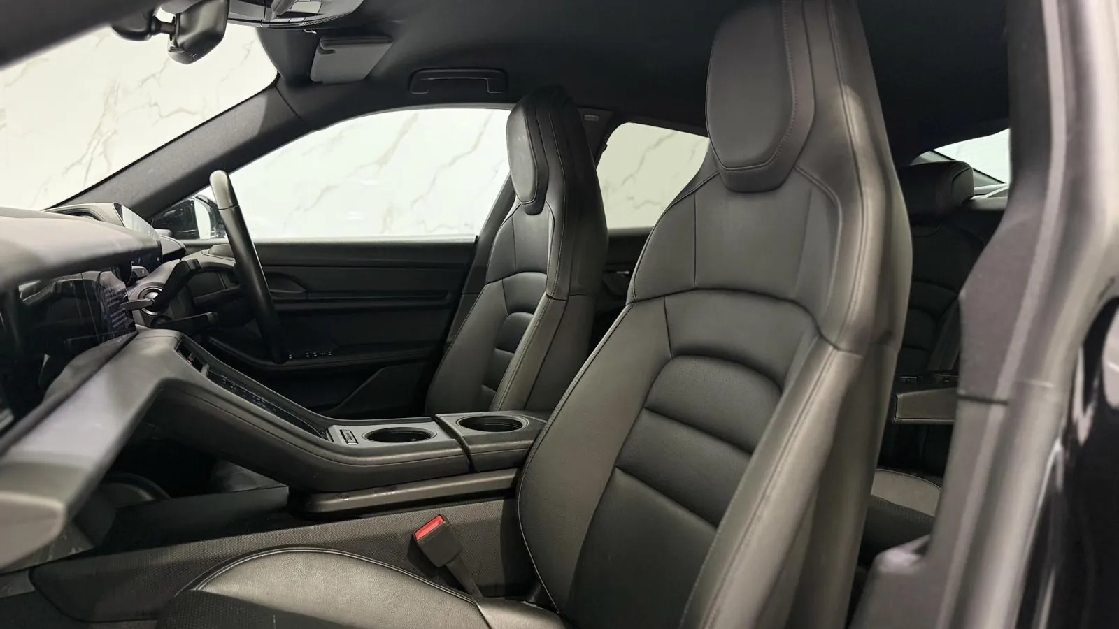 2022 Porsche Taycan — photograph 11 of 44