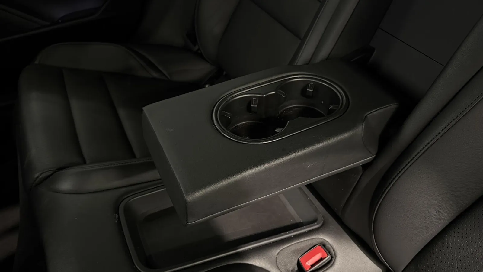2022 Porsche Taycan — photograph 14 of 44