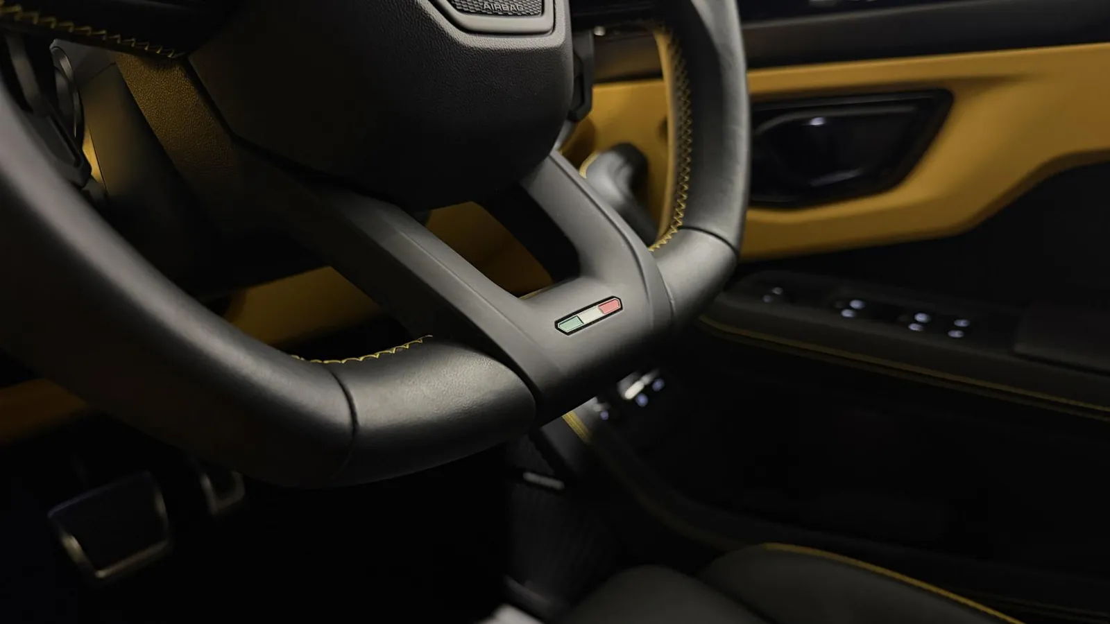 2025 Lamborghini Urus — Steering wheel rim and column stalks