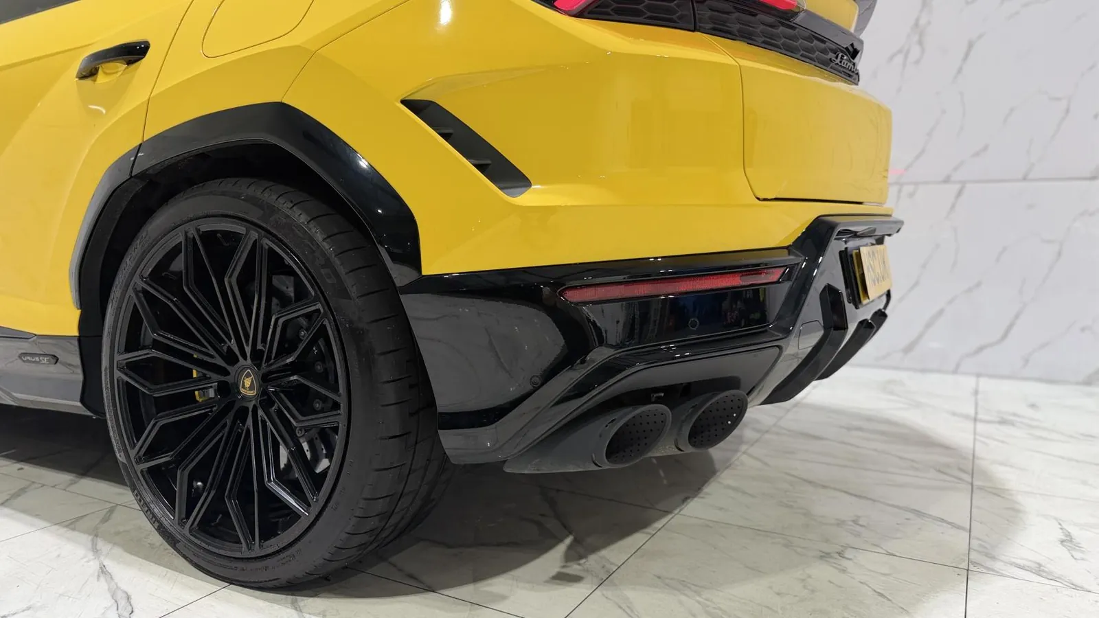 2025 Lamborghini Urus — Rear wheel and arch