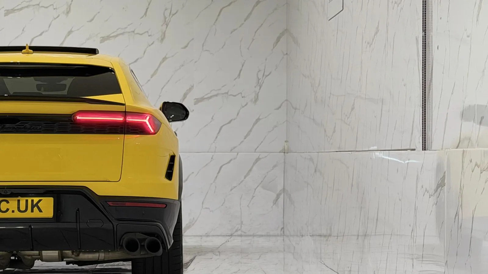 2025 Lamborghini Urus — Rear quarter and light cluster