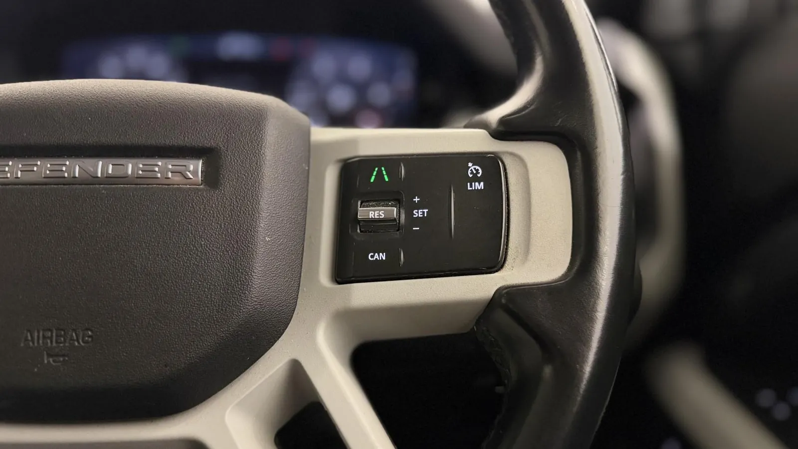 2020 Land Rover Defender 110 — photograph 16 of 56