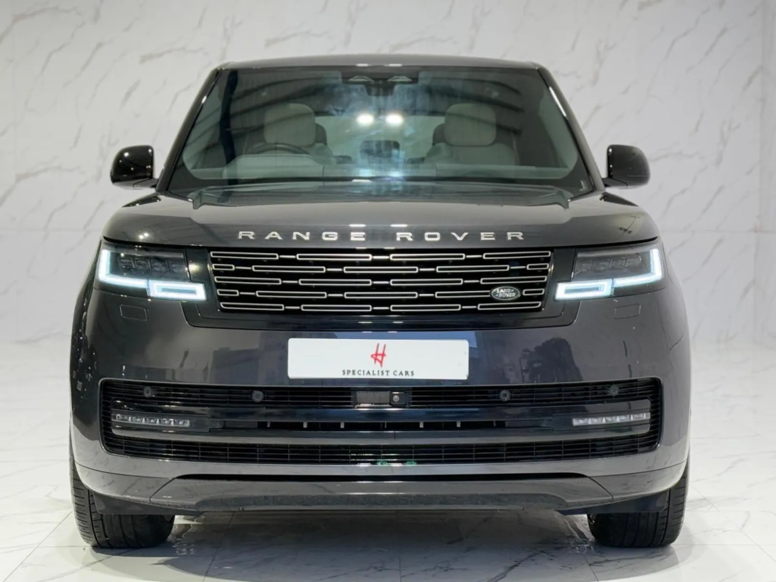 2022 Land Rover Range Rover — Head-on view of the grille and headlights