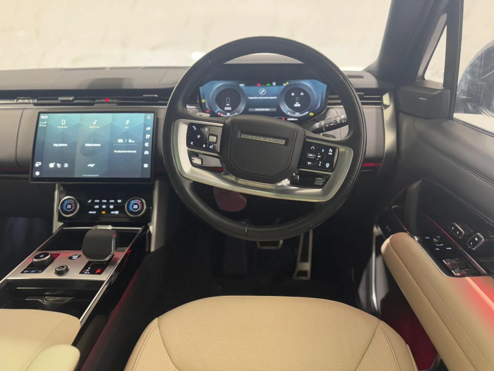 2022 Land Rover Range Rover — photograph 11 of 53