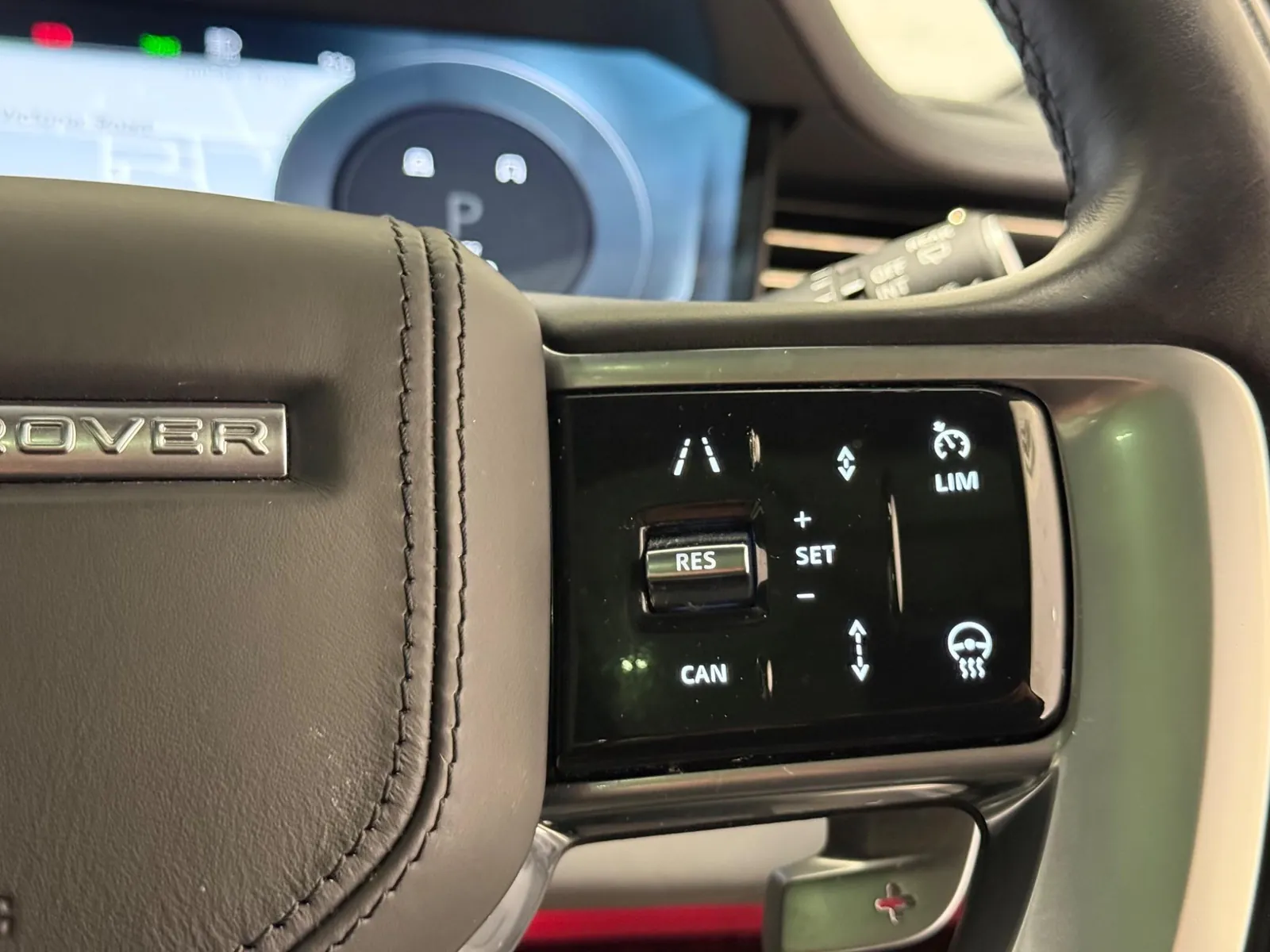 2022 Land Rover Range Rover — photograph 18 of 53
