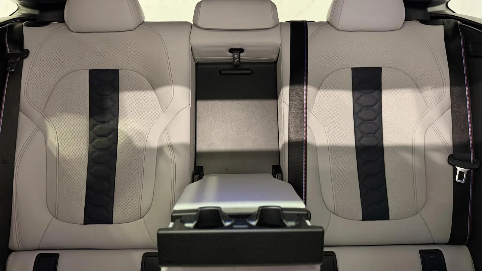 2022 BMW X6 M — photograph 16 of 66
